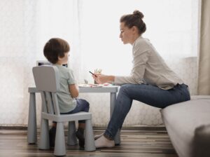 Child Psychologist in Miami for Emotional Development Child psychologist helping with emotional development in Miami