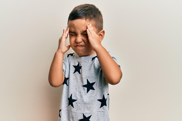 Rincón de calma con elementos sensoriales para niños